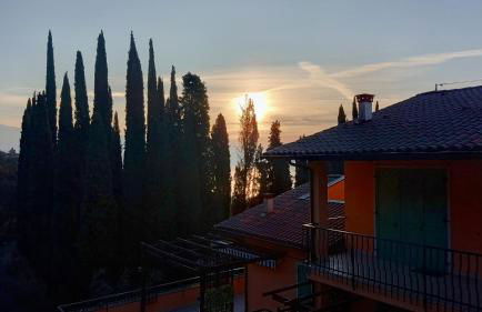 La Verbena a fianco del Vittoriale, vista piscina, 10 minuti a piedi dal lungo lago - Foto 18