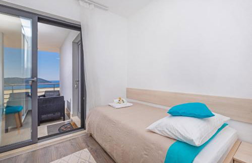 Apartmani D & J with Heated Pool & Stunning Sea View - Photo 105
