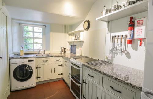 Near Bank Cottage - Photo 6