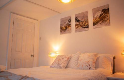 Private Parking, Urban Comfort & City Haven - Foto 13