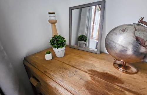 Appartement Chaleureux, Jardin Privé, Centre ville - Foto 6