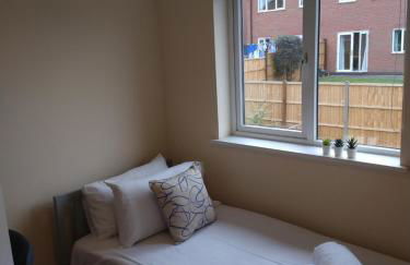 Sunningdale homely detached family,contractor 3 bed house with Parking - Foto 5