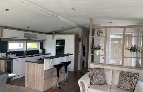 Muscovy Lodge with Hot Tub at Tattershall Lakes Country Park - Foto 12