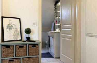 STRG Center at 10 min-Christmas market and 10min EU Parliament-WiFi-TV - Foto 9