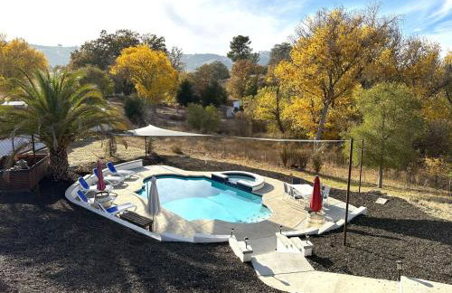 Paso Wine Country Farmhouse with Pool, Spa, Game Room - Foto 3