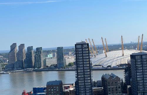 Penthouse with O2 Arena View, Free Parking & Portable AC - Foto 36
