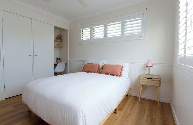 Tugun Retreat - 5BRM Home with Pool - Photo 7