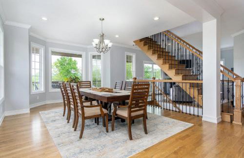 Hot Tub, Views & Game Room - 20 min to Downtown Asheville! - Foto 7