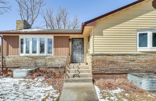 half Mi to Dtwn Pierre Family Home with Patio - Foto 26