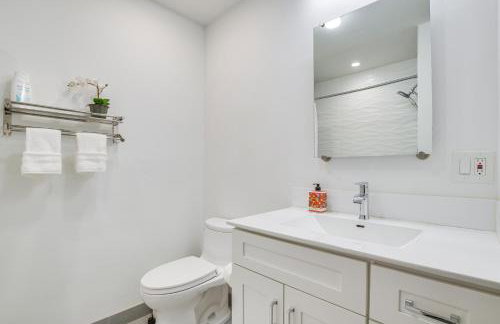 Steps to Shops and Eats Apt in Portage Park! - Foto 14