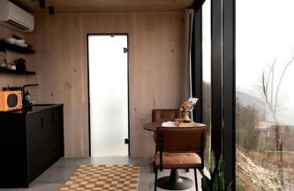 Stunning Mirrored Glass Cabin with Hot Tub & Sauna near Lookout Mountain, Dade County, GA - Foto 11