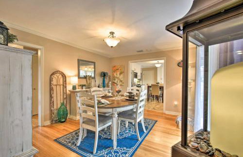 Charming Florence Getaway with Fireplace and Grill! - Foto 8