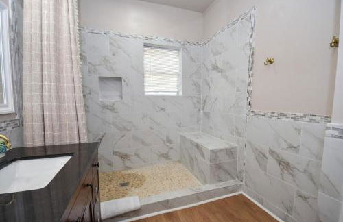 Luxe 6BR Escape Sleeps 24, Private Parking only 5min to Mid&Dtwn ATL - Foto 7