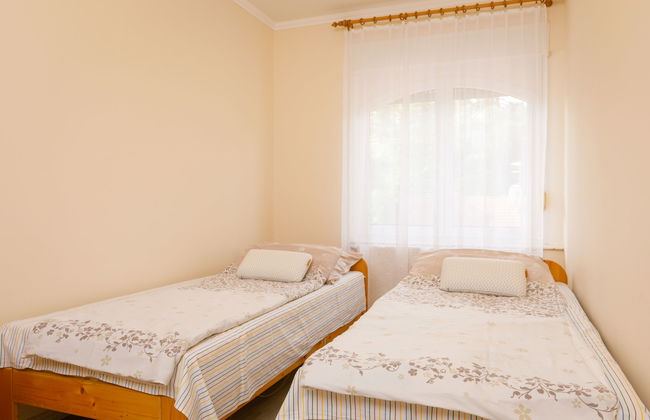 2 bedroom Apartment in Balatonlelle with garden and terrace - Photo 11