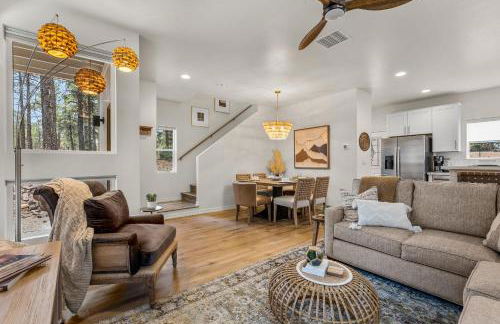 Elegant New Construction Bungalow with Scenic Forest Views - Photo 3