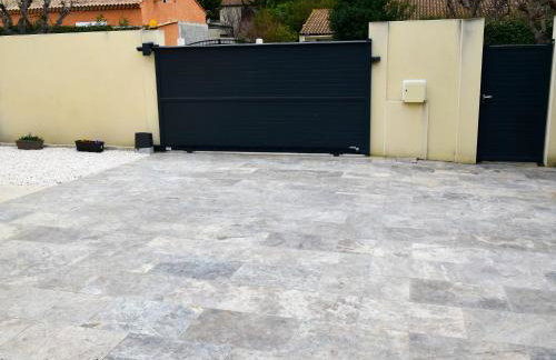 Appartement avec jardin et parking privatif clos - Photo 26