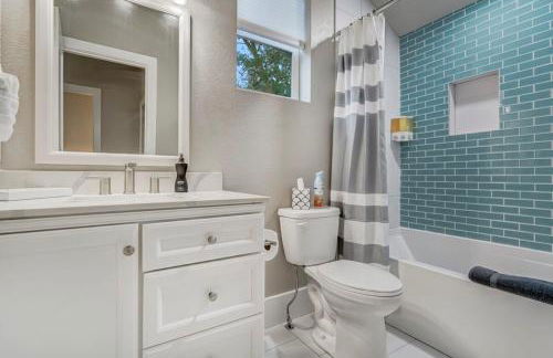 Baby Blue - Hot Tub Easy Access to Top Locations - Foto 34