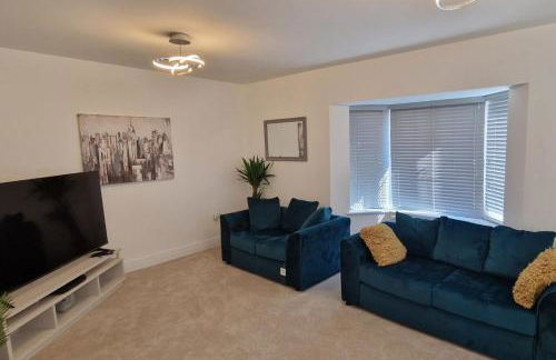 Peterborough - House - Sleeps 8 - Parking - Garden - Foto 10