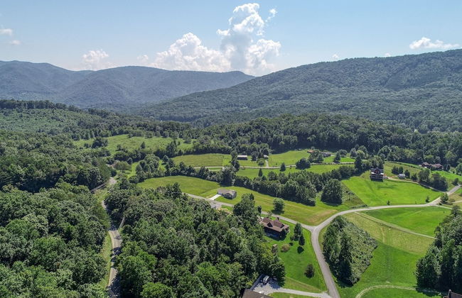 Moosetrax - 3 Bedrooms, 2 Baths, Sleeps 6 Cabin by RedAwning - Photo 27