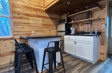 Glendive Tiny Modern Cabin 1 Mile from Makoshika Park - Foto 10