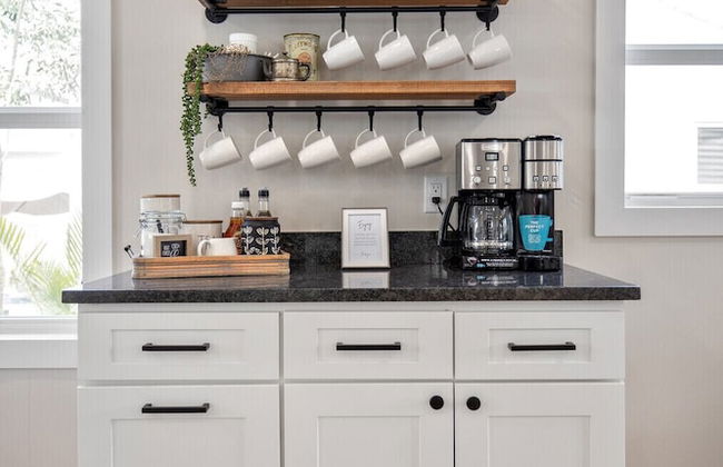 Stylish Luxury Home Near Beach & DT - Foto 13