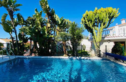 Apartments with tropical garden and sea water pool - Foto 41