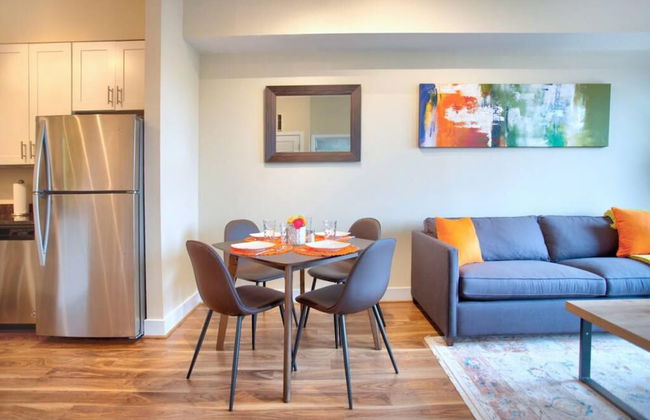 Walk Score 91 Balcony Near King ST - Photo 12