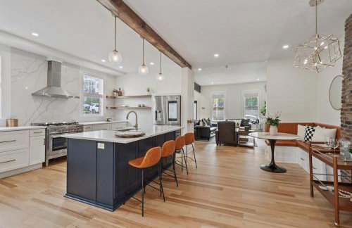 3BR Stylish Retreat, Minutes from Downtown Pittsburgh, Free 3-Car Parking - Foto 8