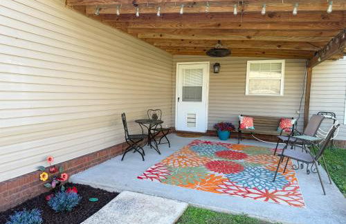 Grandys Place, Home in Hartselle, walk to Stadium, near downtown, King bed - Foto 1