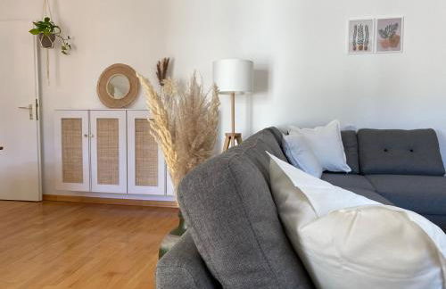 Best Butler Boho Boutique City Apartment Netflix - Foto 5