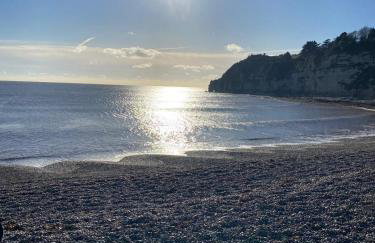 Beer Bakery Cottages - Charming Cottage Retreat - 2 mins from Beach with Car Parking space - Foto 26