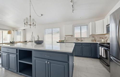 Chic Desert Retreat - Lush Spa Pool - Mini Golf - Foto 8