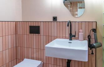 RetroPop Designerzimmern Nahe Alster & City für 2 Personen by LDGG - Foto 16