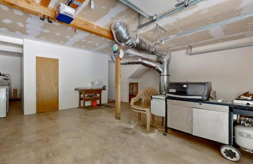 Sierra Nevada Hideaway Cabin with Deck, Mtn Views - Foto 18