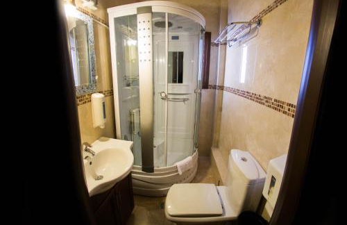 Silva Suites - Photo 36