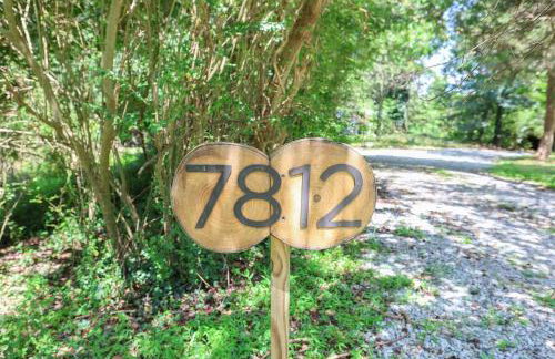 Dog Friendly Lakeside Escape with Hammock and Fire Pit - Foto 35