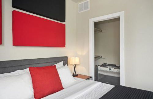 Swanky Townhome Near Old Town, Breweries and River - Foto 51