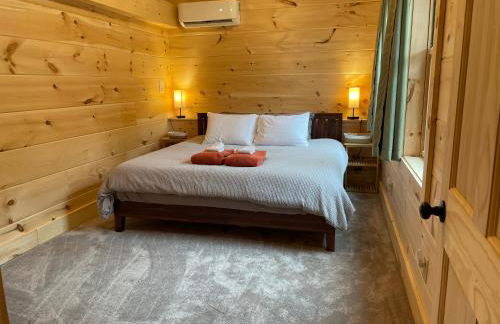 Creekside Getaway - King Bed - Full Kitchen - Foto 7