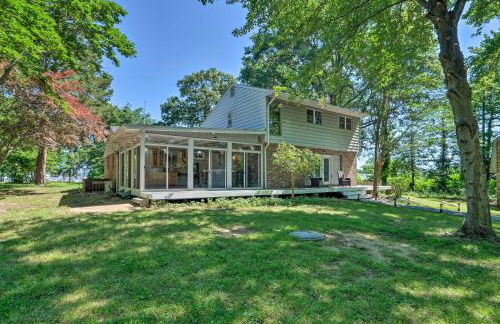 Coastal Edgewater Home with Private Hot Tub! - Foto 12