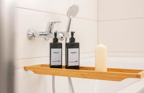 LIVINGLike-Apartment - Central & Spacious with Balkony & Garage, Coffee - 103m2 - Foto 21