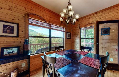 Red Roof Retreat - Photo 8