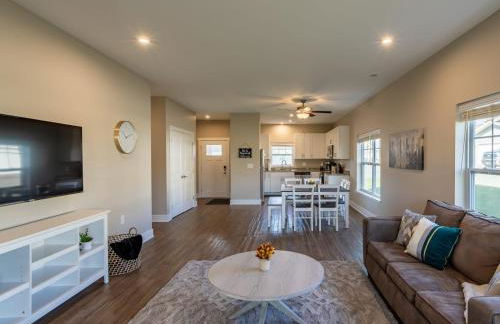Modern 2BR 2BA New Build Condo with Garage & Patio - Foto 13