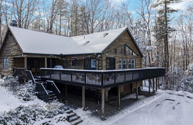 Half Moon by Avantstay 4BR Cabin w/ Large Deck & Yard w/ Patio & Outdoor Dining - Foto 2