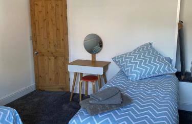 Comfortable 2 bedroom home from home with parking - Foto 16