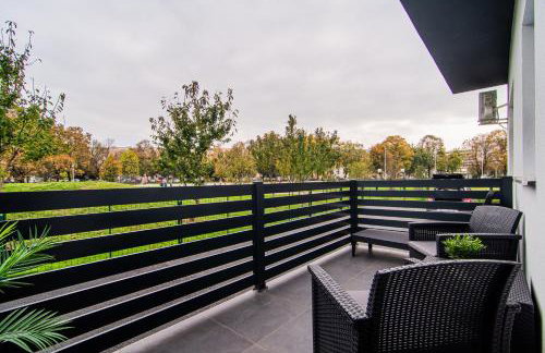 Flexible SelfCheckIns 110 - Zagreb - Private Parking - Loggia - Foto 6