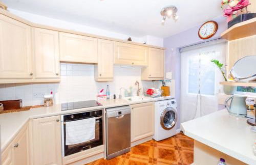 A Riverside Paradise in The City w Garden and Free Parking - A 2 Bed Home in London Sleeps 4! - Foto 13