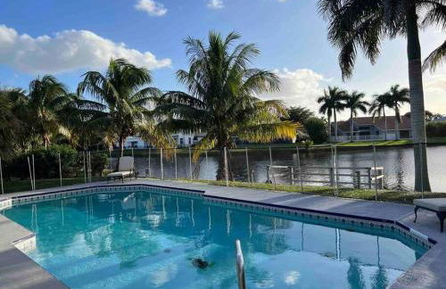 Modern Lakefront Home - Foto 29