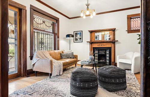 Chic Victorian Manor - Sleeps 12 - Congress Park - Foto 9