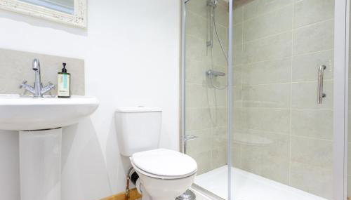 Stansted airport - studio annexe with parking - Foto 5