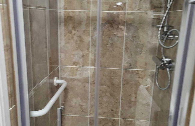 Charming 1-bed Apartment in Barefield - Photo 8